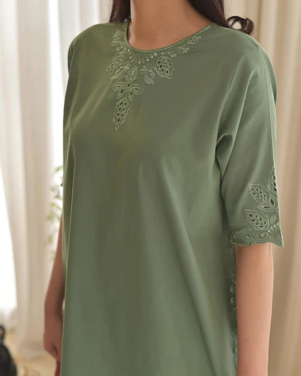 AIRA – Winter Blossom Embroidered Trio