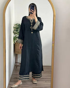 BLACK IRIS – Luxury Arabic Embroidered Suite