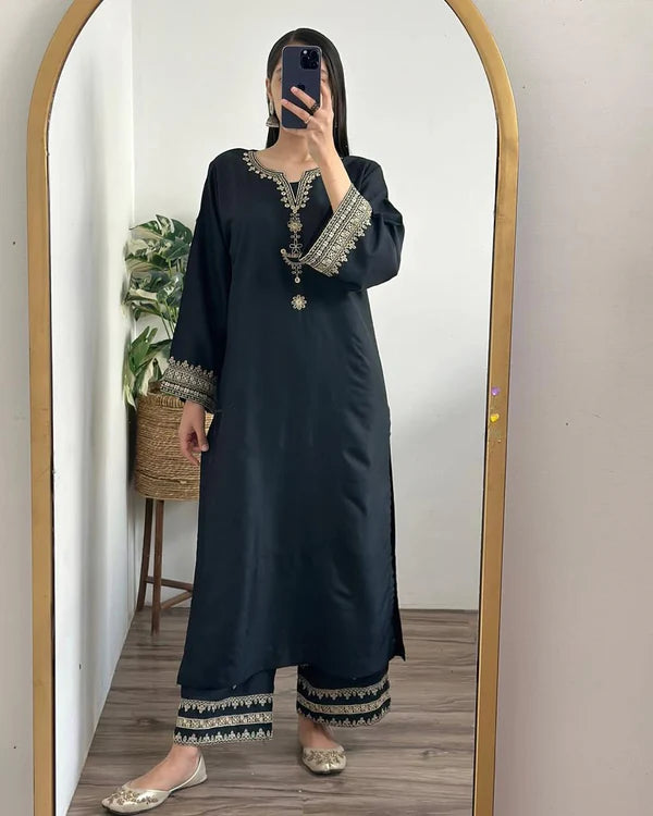 BLACK IRIS – Luxury Arabic Embroidered Suite