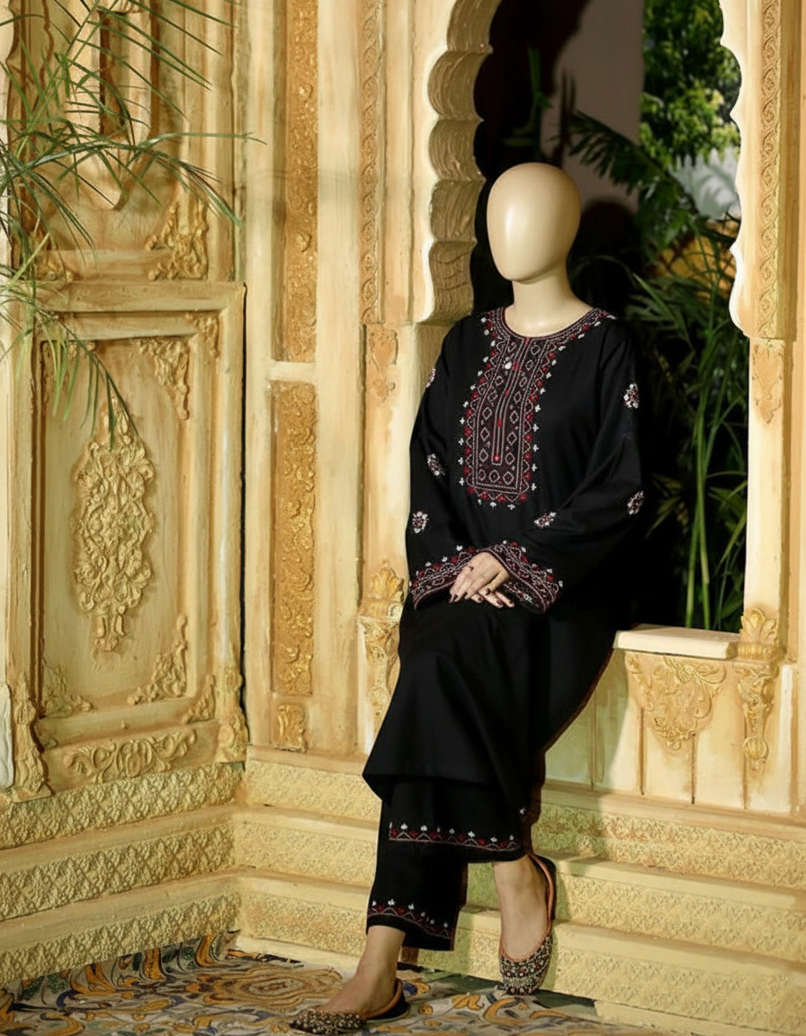 BLACK LUXE – Signature Embroidered Stone Linen Suite