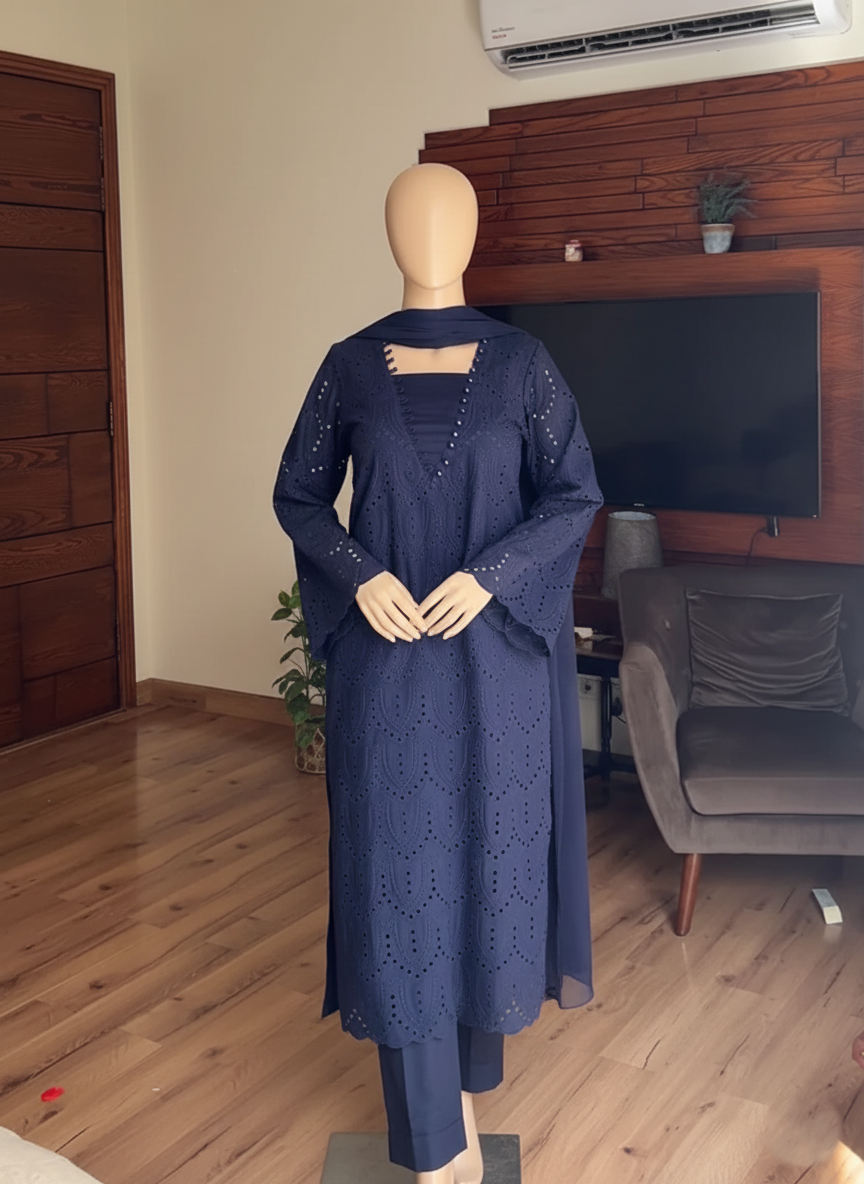 CHICKENKARI – Timeless Mid-Season Floral Grace