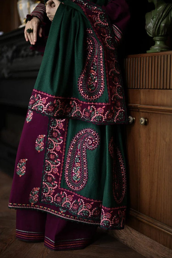 HEZLIN – Royal Linen Heritage Heavy Embroidered Trio