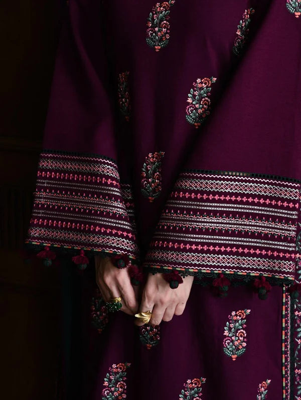 HEZLIN – Royal Linen Heritage Heavy Embroidered Trio