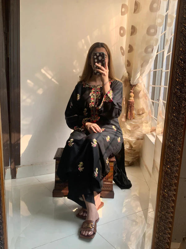 PHULKARI – Luxury Linen Embroidered Suite