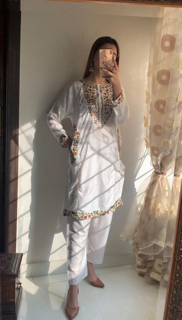 POCKET SEQUENCE – Premium Summer Linen Embroidery Suite