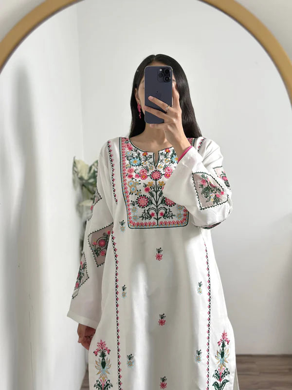 VIOET 2PC – Luxury Lawn Cotton Embroidered Suite