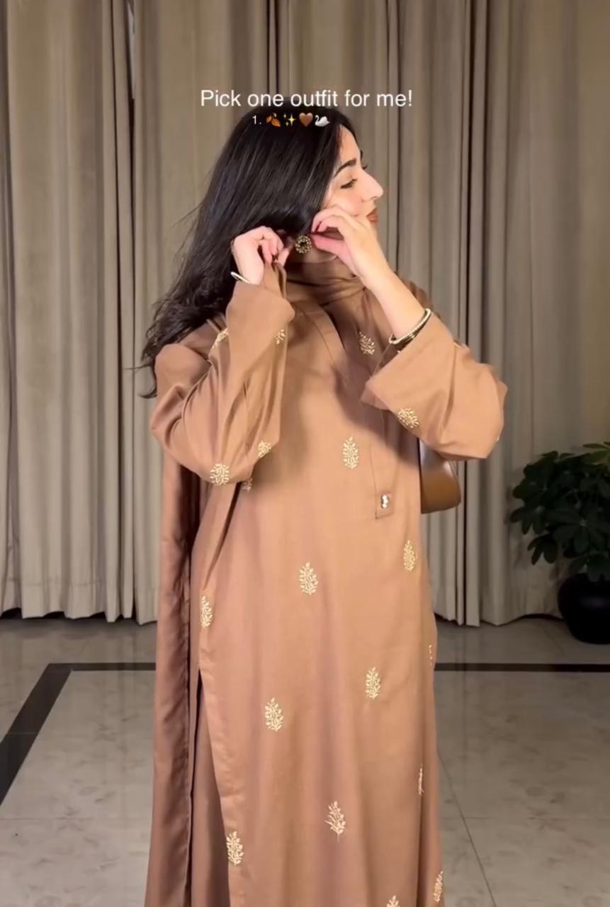 ZERLIN EID LAWN SET Royal Arabic Lawn Embroidered Statement